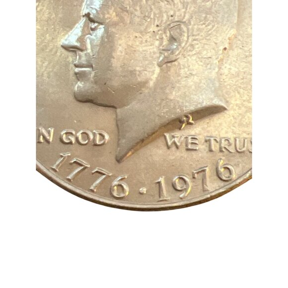 Bicentennial Kennedy Half Dollar Coin 1776-1976 No Mint Mark US Coin - Picture 2 of 3